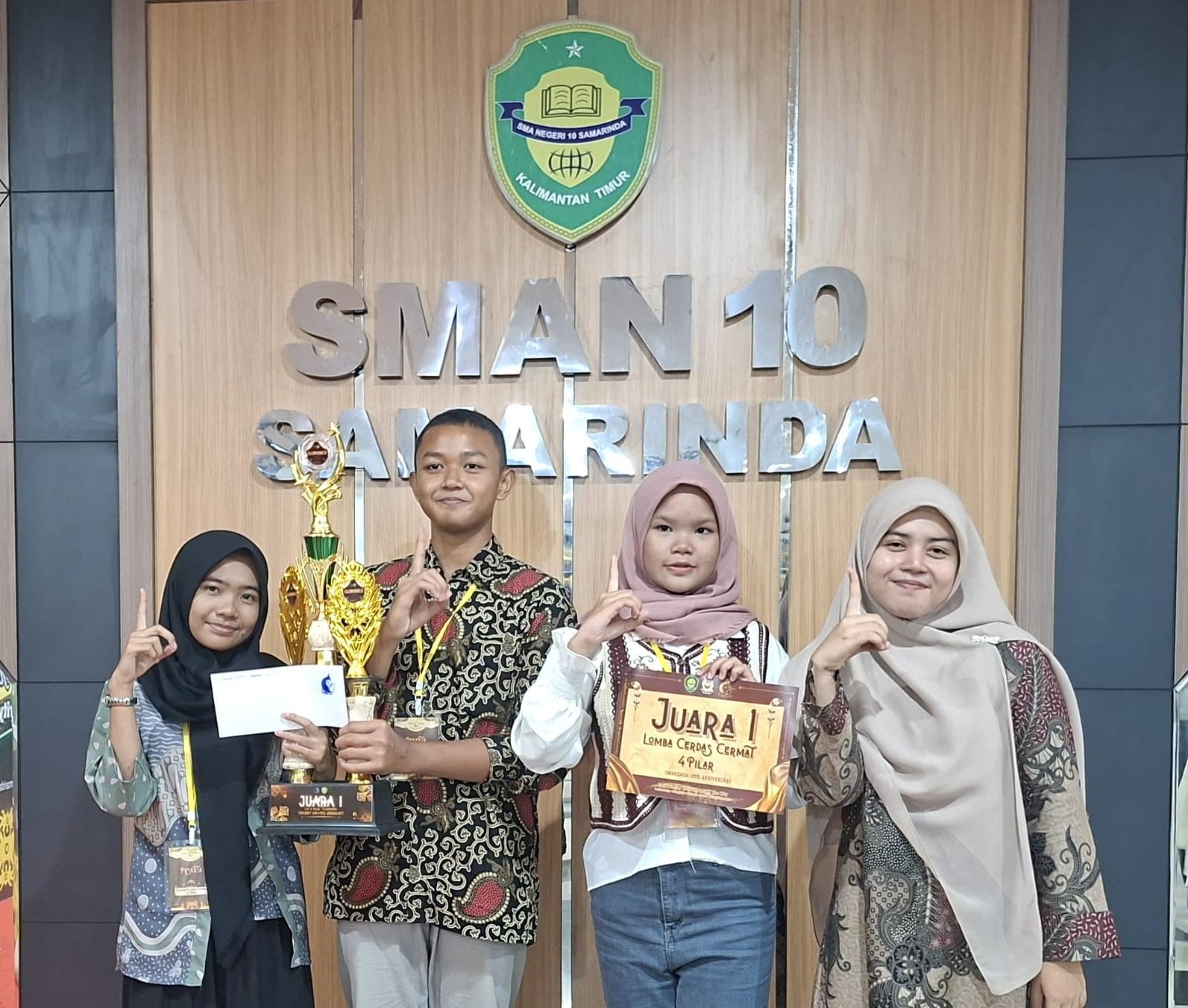 JUARA 1 LOMBA CERDAS CERMAT 4 PILAR